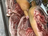 СВИНИНА

猪肉。家养猪肉，非常美味。每天都有新鲜猪肉供应。

现有以下部位：
	•	后腿肉
	•	前腿肉
	•	猪排和排骨
	•	五 — photo 3