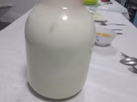 Козье молоко в Кара Балта цена 200ом л.и мёд 🍯 продаем горный кг — foto 1