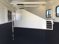 Trails West 2026 Manufacturing 2 Horse Bp Horse Trailer — الصورة 2